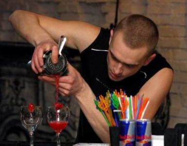 Флейринг – искусство приготовления коктейлей и бармен-шоу Бармен флейринг шоу в России